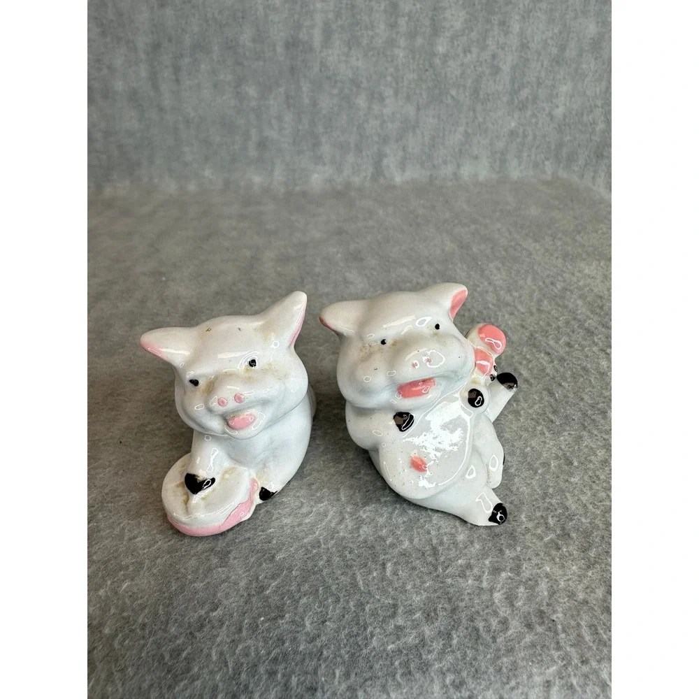 Vintage Ceramic‎ Pair of Pigs Figurines Cute Farm Animals Decor